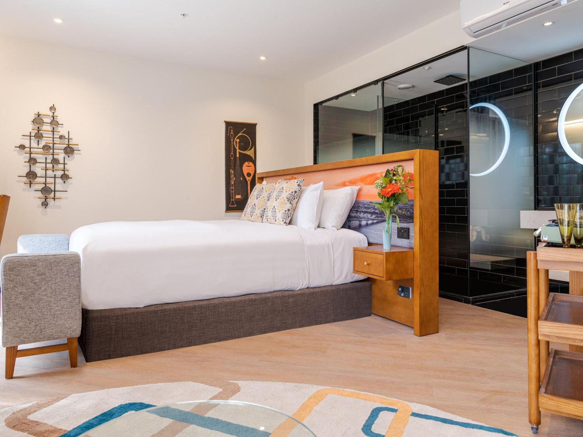 Hotel Ohtel Auckland Exterior foto A bedroom at the hotel