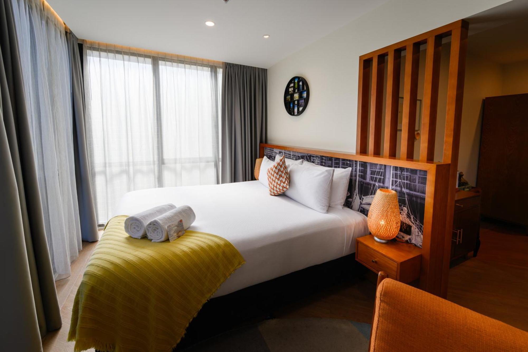 Hotel Ohtel Auckland Exterior foto A bedroom at the hotel