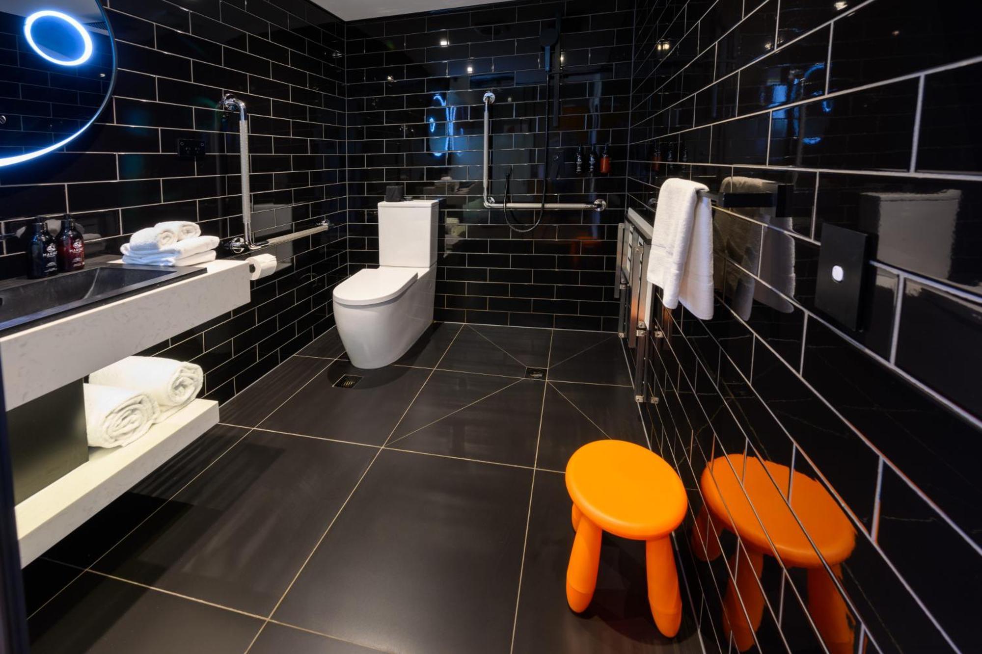 Hotel Ohtel Auckland Zimmer foto Bathroom